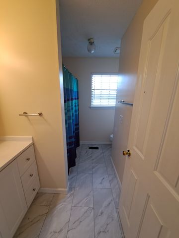 2615 Riverstone Dr, Murfreesboro, TN 37128