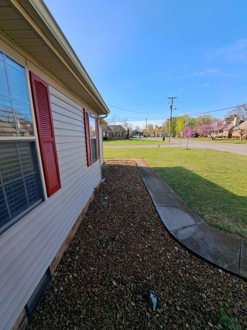 2615 Riverstone Dr, Murfreesboro, TN 37128