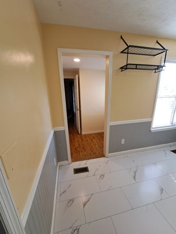 2615 Riverstone Dr, Murfreesboro, TN 37128