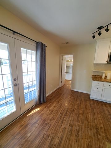 2615 Riverstone Dr, Murfreesboro, TN 37128