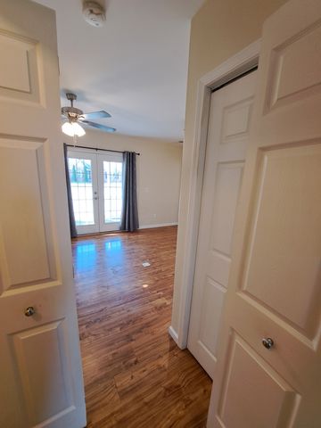 2615 Riverstone Dr, Murfreesboro, TN 37128