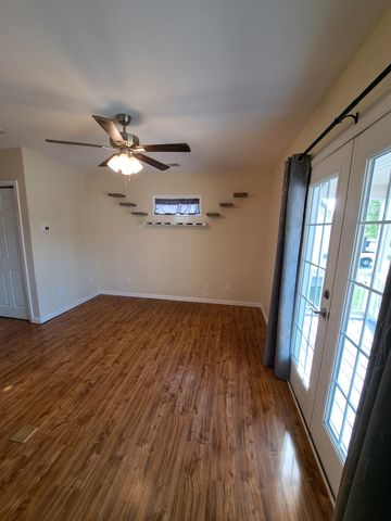 2615 Riverstone Dr, Murfreesboro, TN 37128