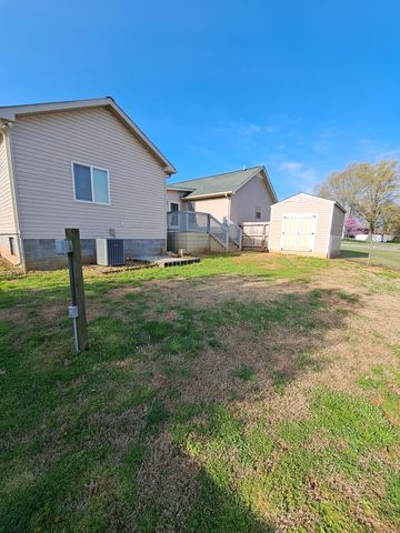 2615 Riverstone Dr, Murfreesboro, TN 37128