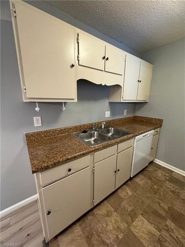5661 Hornaday Road H, Greensboro, NC 27409