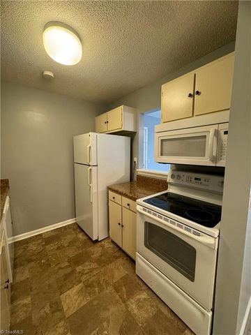 5661 Hornaday Road H, Greensboro, NC 27409