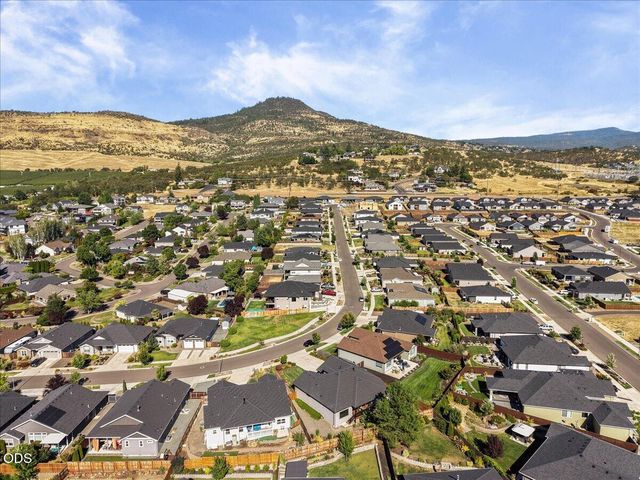 2837 Morning View Drive, Medford, OR 97504