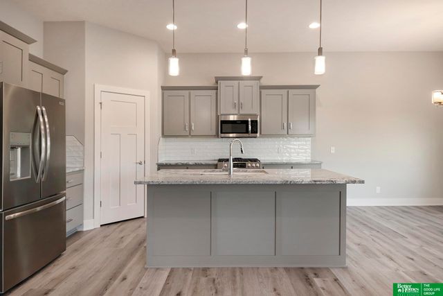 16061 CW Hadan Drive, Bennington, NE 68007