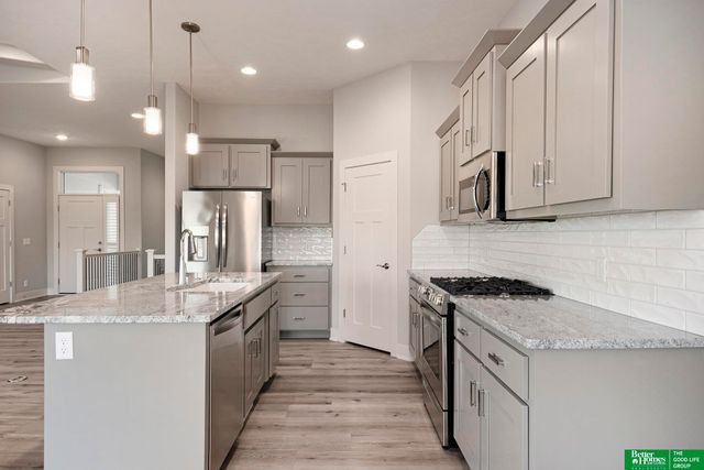 16061 CW Hadan Drive, Bennington, NE 68007