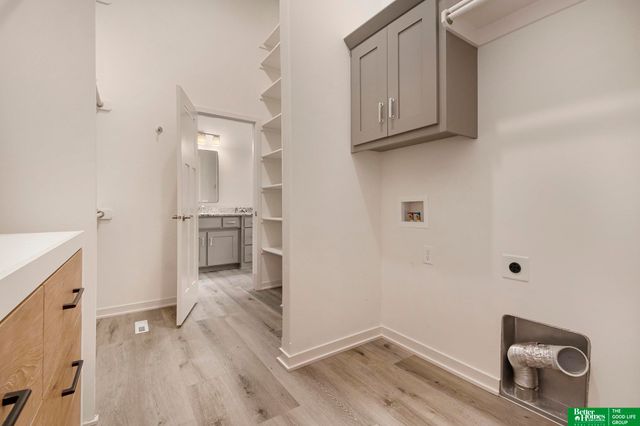 16061 CW Hadan Drive, Bennington, NE 68007