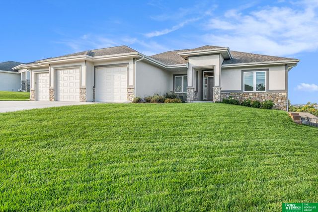 16061 CW Hadan Drive, Bennington, NE 68007