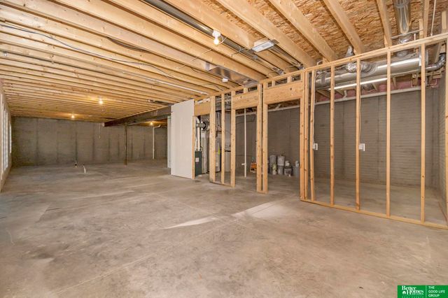 16061 CW Hadan Drive, Bennington, NE 68007