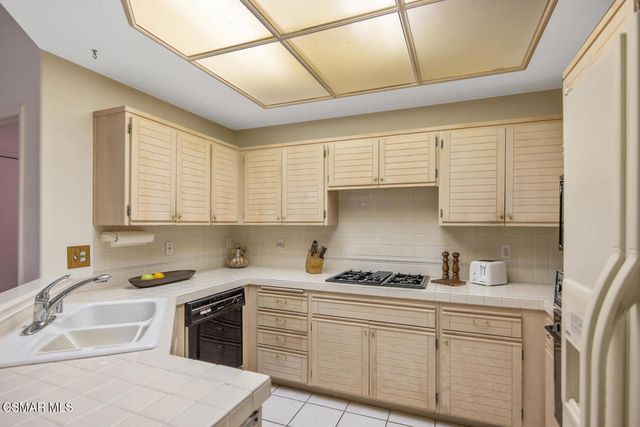 5614 Roundtree Place, Westlake Village, CA 91362