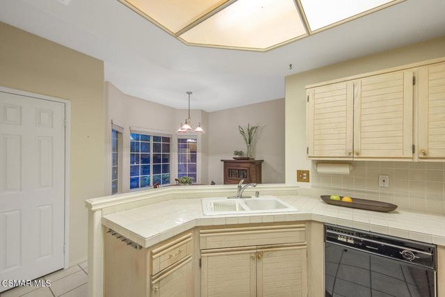 5614 Roundtree Place, Westlake Village, CA 91362