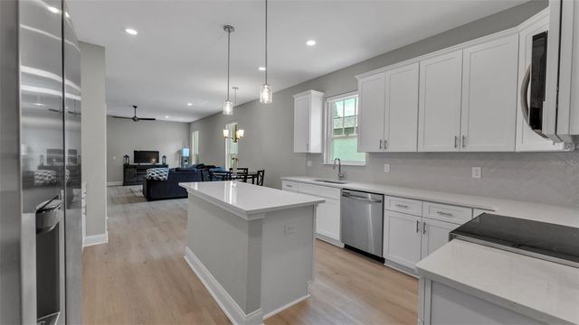1221 KING AVENUE, Lakeland, FL 33803