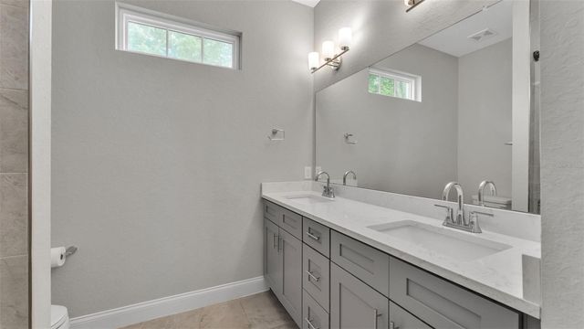 1221 KING AVENUE, Lakeland, FL 33803