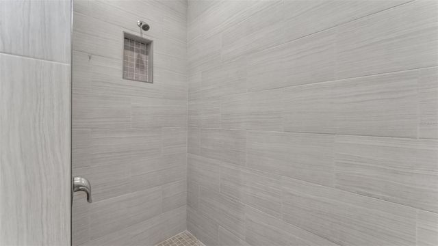 1221 KING AVENUE, Lakeland, FL 33803
