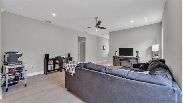 1221 KING AVENUE, Lakeland, FL 33803