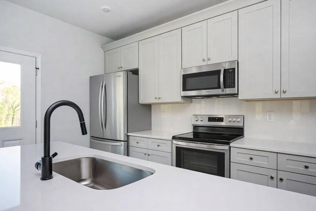 1135 4th Street NW, Atlanta, GA 30318