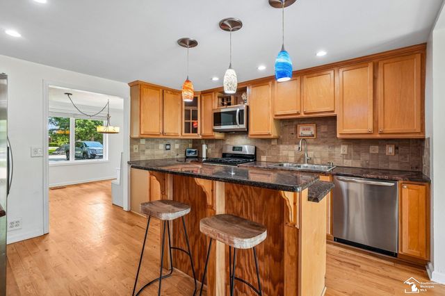 28395 Swan Island Drive, Grosse Ile Twp, MI 48138