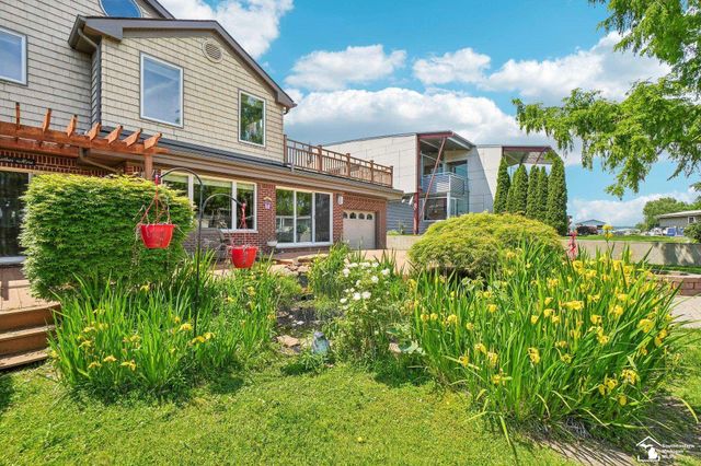 28395 Swan Island Drive, Grosse Ile Twp, MI 48138