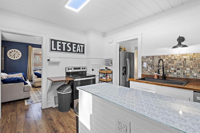 1305 W LAWRENCE STREET, Appleton, WI 54914