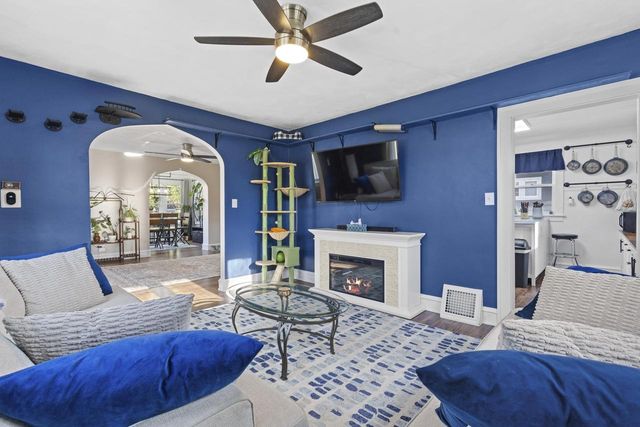1305 W LAWRENCE STREET, Appleton, WI 54914