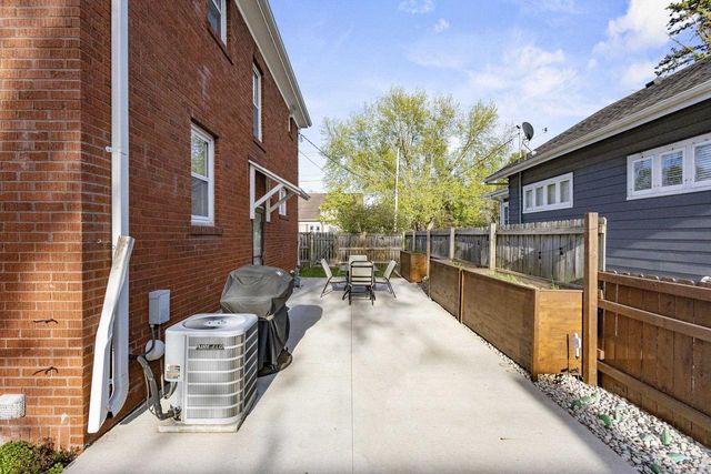 1305 W LAWRENCE STREET, Appleton, WI 54914