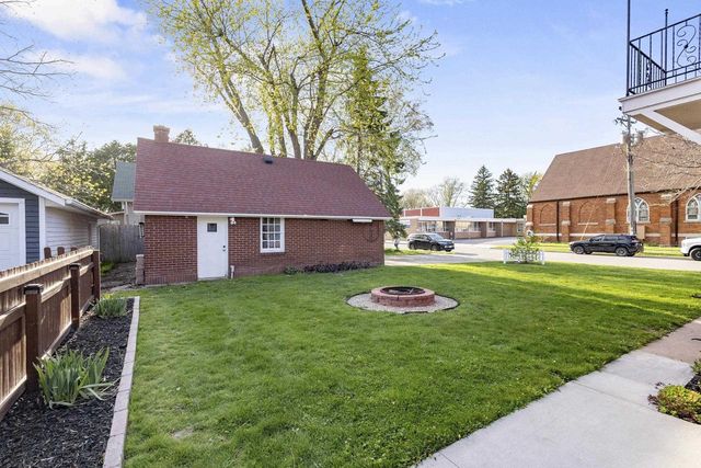 1305 W LAWRENCE STREET, Appleton, WI 54914