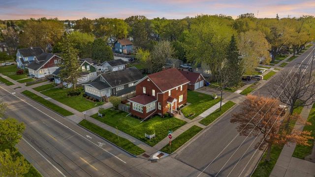 1305 W LAWRENCE STREET, Appleton, WI 54914