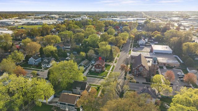 1305 W LAWRENCE STREET, Appleton, WI 54914