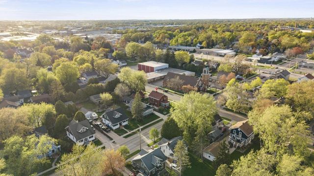 1305 W LAWRENCE STREET, Appleton, WI 54914