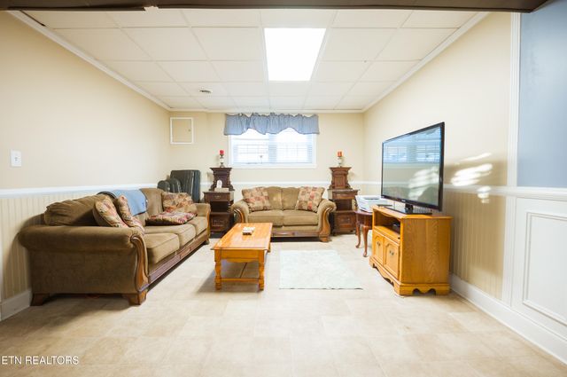 113 Lake Hills Drive Drive, Oak Ridge, TN 37830