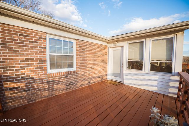 113 Lake Hills Drive Drive, Oak Ridge, TN 37830