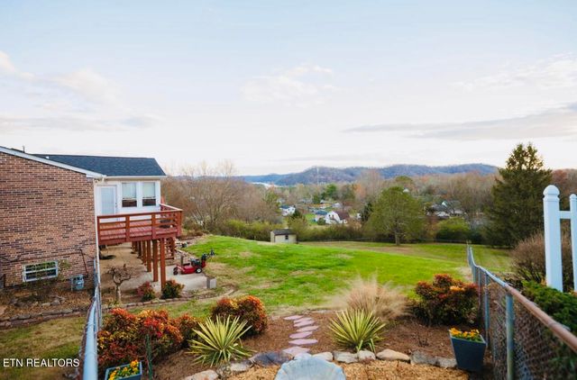 113 Lake Hills Drive Drive, Oak Ridge, TN 37830