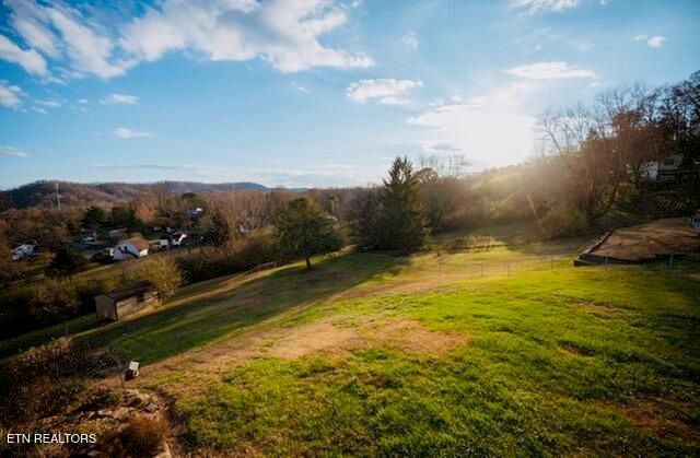 113 Lake Hills Drive Drive, Oak Ridge, TN 37830
