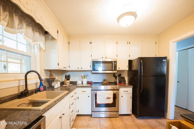 113 Lake Hills Drive Drive, Oak Ridge, TN 37830