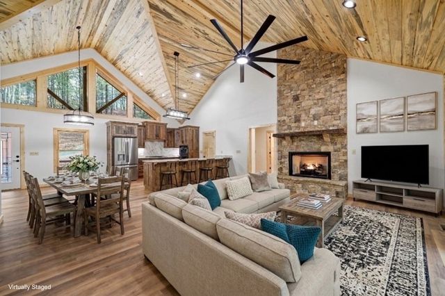 641 Bryant Farm Lane, Ellijay, GA 30540
