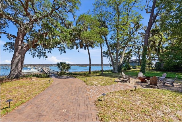 2024 Walthour Road, Savannah, GA 31410