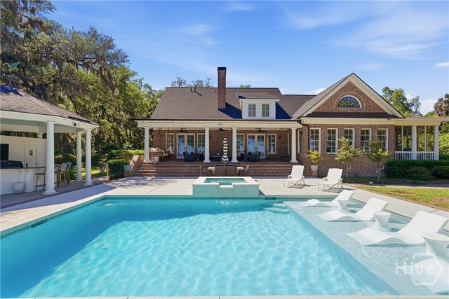 2024 Walthour Road, Savannah, GA 31410