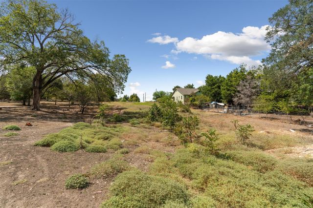 2404 Thrasher LN, Austin, TX 78741
