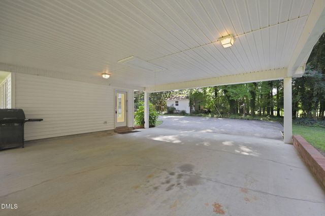 3822 Quail Run Lane, Burlington, NC 27215