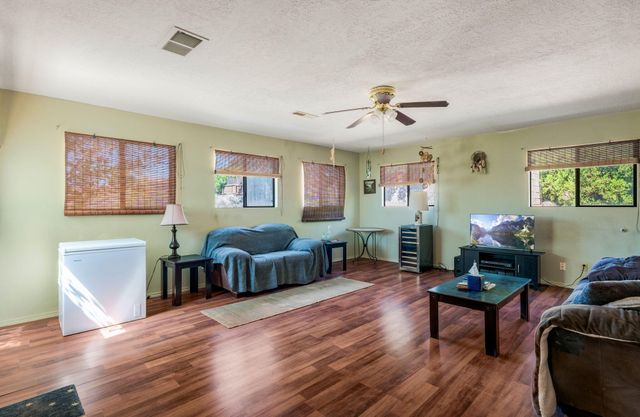 749 Arkansas Street SE, Albuquerque, NM 87124