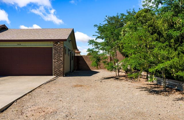 749 Arkansas Street SE, Albuquerque, NM 87124