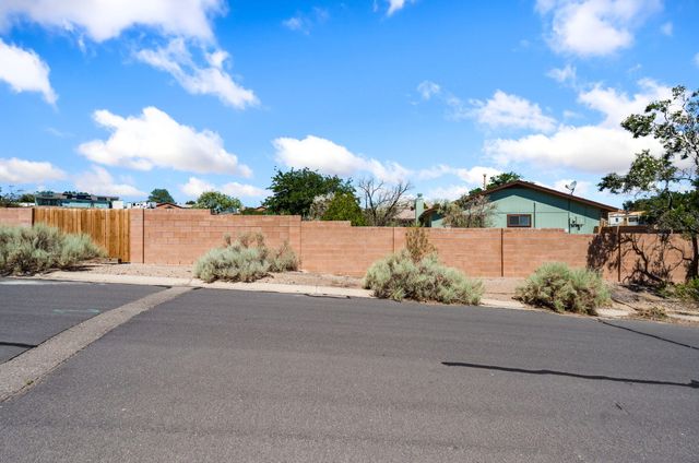 749 Arkansas Street SE, Albuquerque, NM 87124