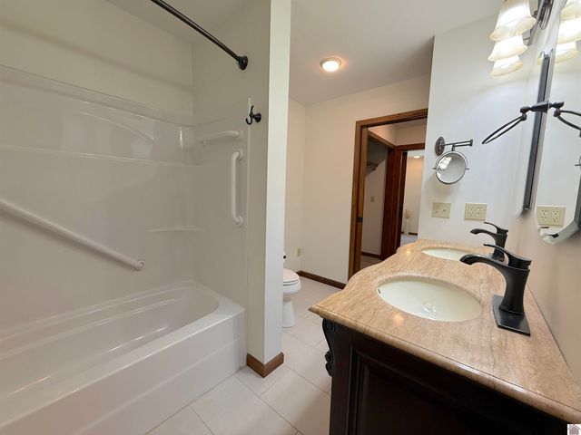 1091 Deepwood Drive, Murray, KY 42071