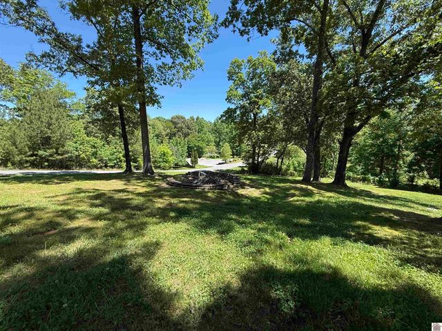 1091 Deepwood Drive, Murray, KY 42071