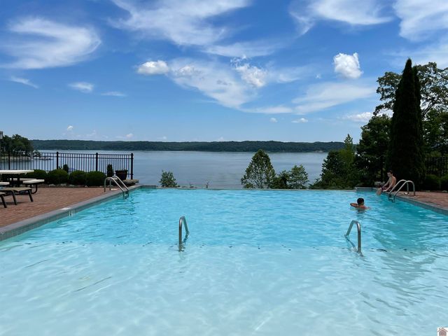 1091 Deepwood Drive, Murray, KY 42071