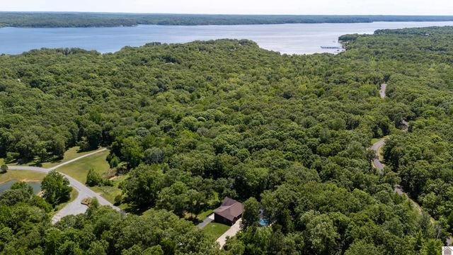 1091 Deepwood Drive, Murray, KY 42071
