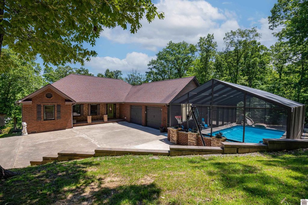 1091 Deepwood Drive, Murray, KY 42071