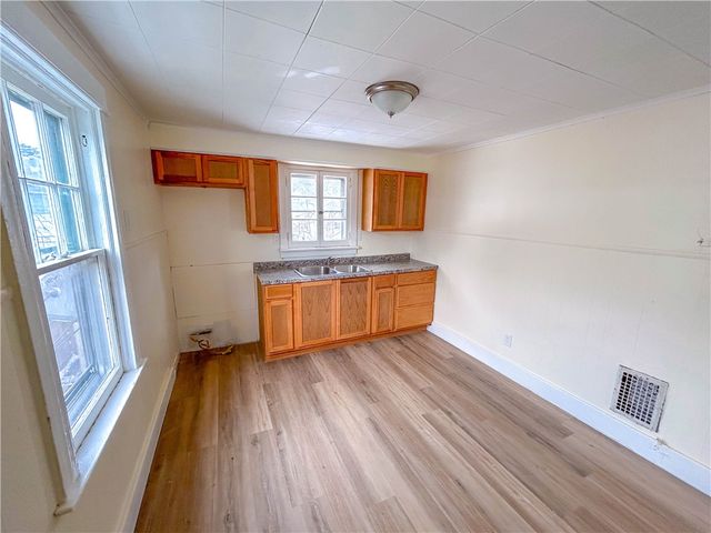 42 Villa Street, Rochester, NY 14606